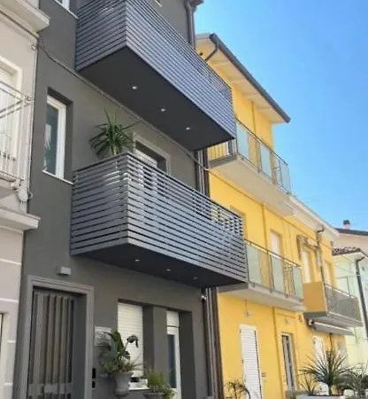 E Attico Al Mare 3* Габичче-Маре