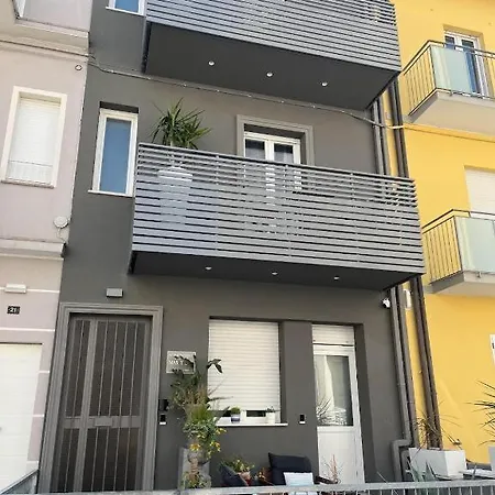 E Attico Al Mare Гостевой дом